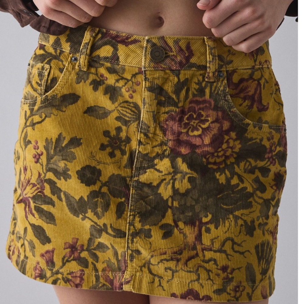 BDG Onna Floral Corduroy Micro Mini Skirt- like new
